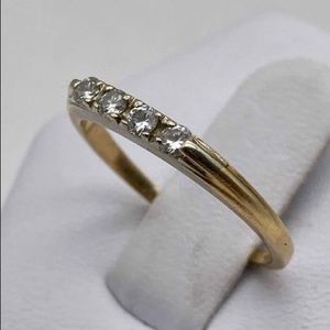Delicate four diamonds and 14k gold ring sz 4.75